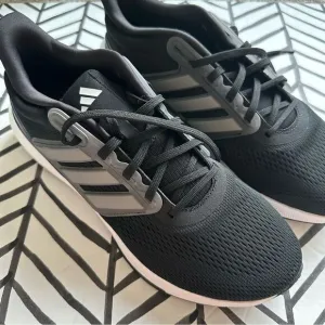 Adidas Men's Size 12 Wide Ultrabounce Black Running Shoe with Box