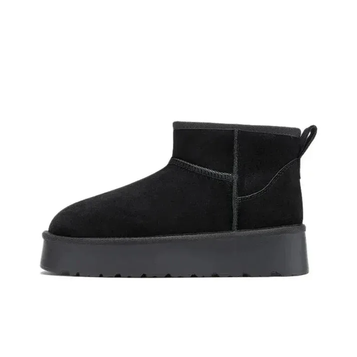 Boots with soft fur lining for extra comfort for women