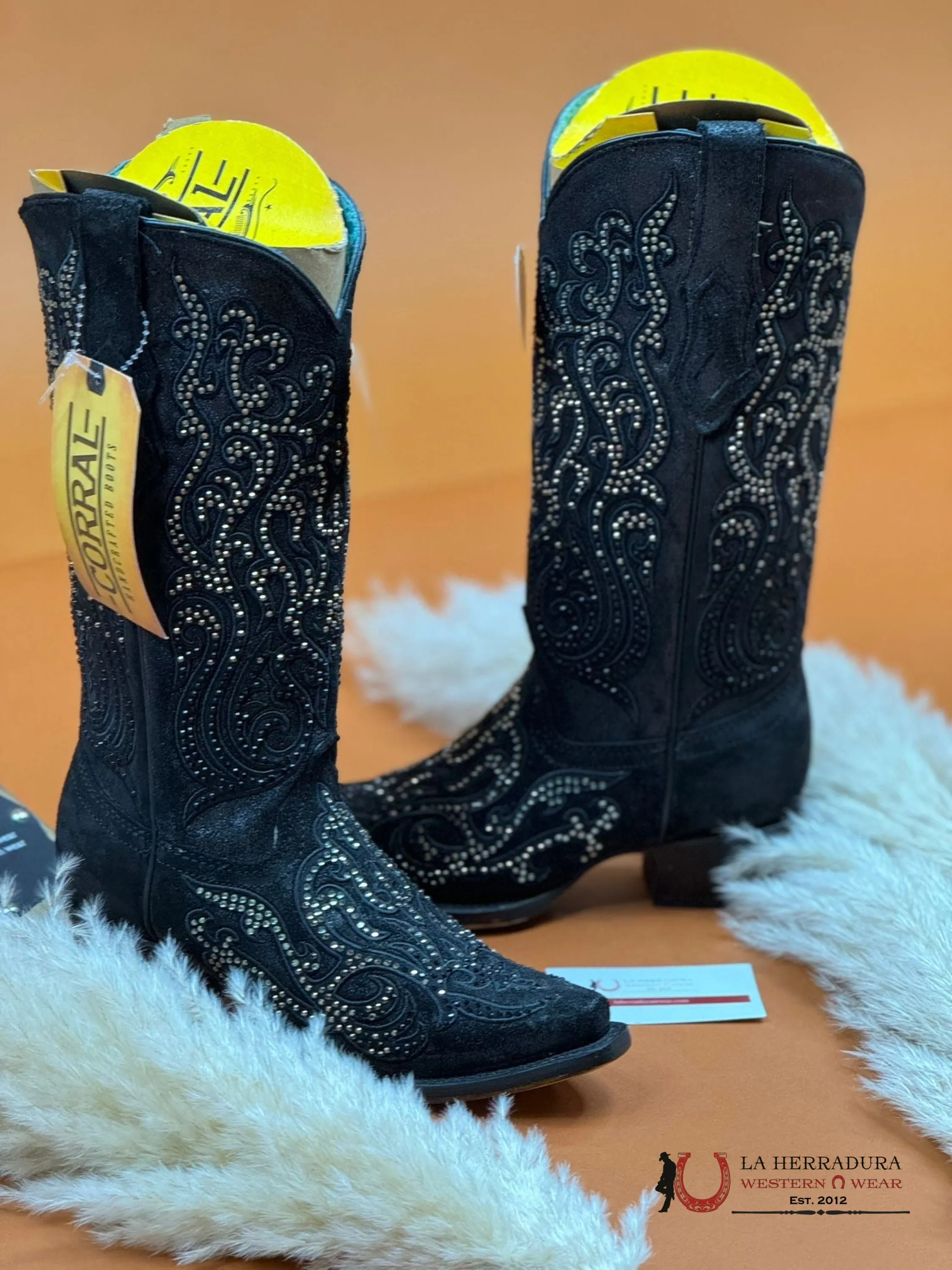 CORRAL BLACK EMBROIDERY & CRYSTALS POINT TOE BOOT C4100