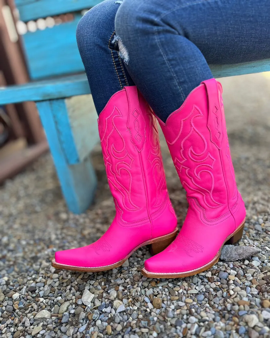 Corral Women's Fuchsia Pink Snip Toe Fashion Cowgirl Boots Z5138