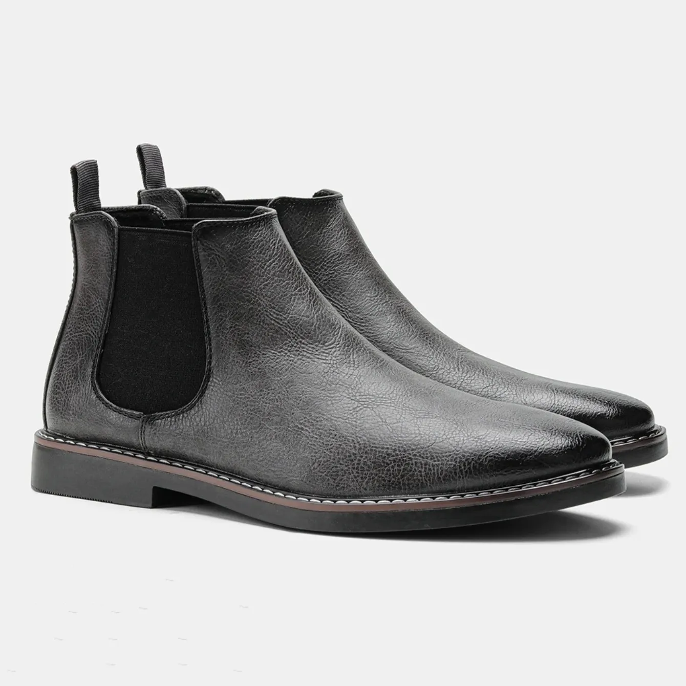 Elegant men's boots with comfortable insole