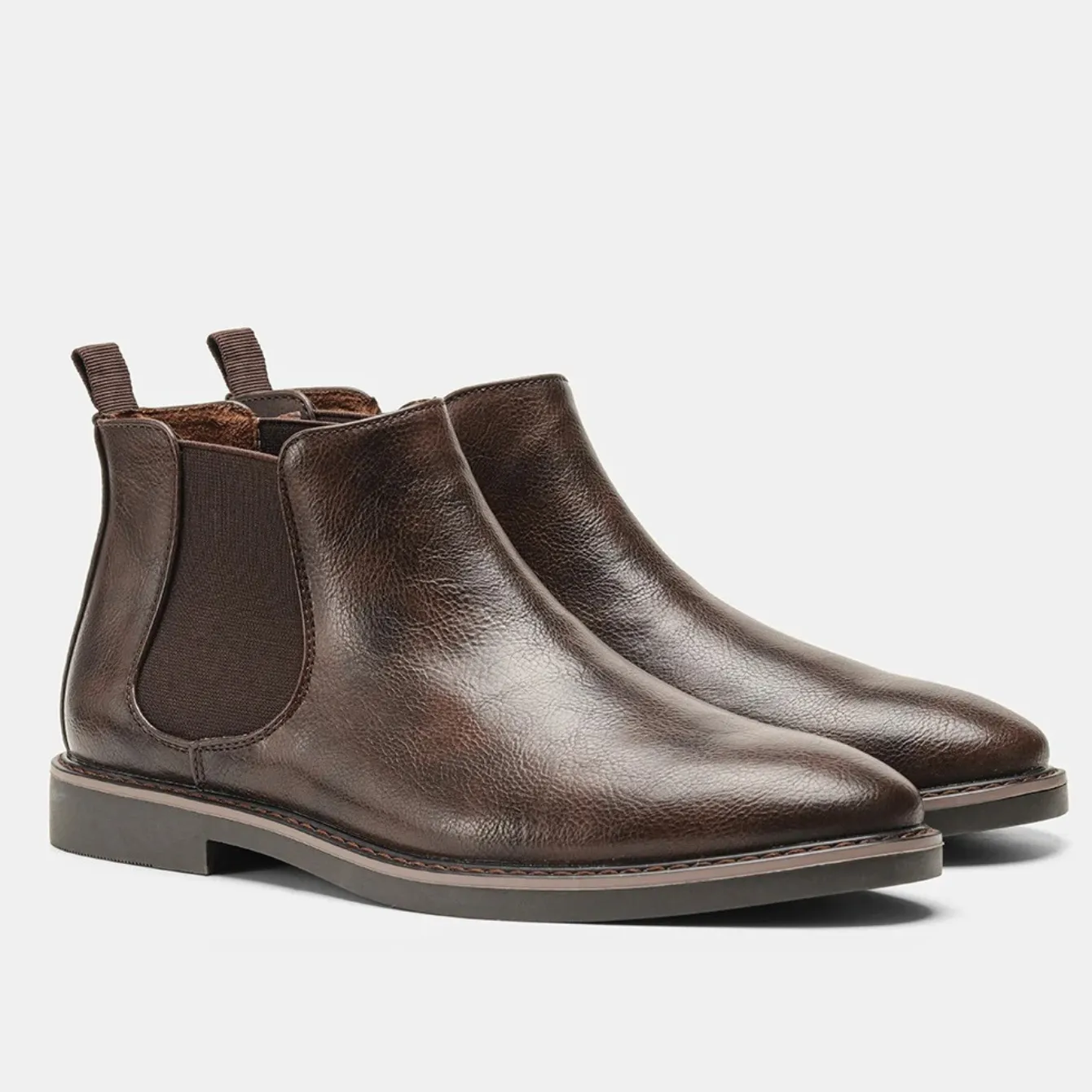 Elegant men's boots with comfortable insole