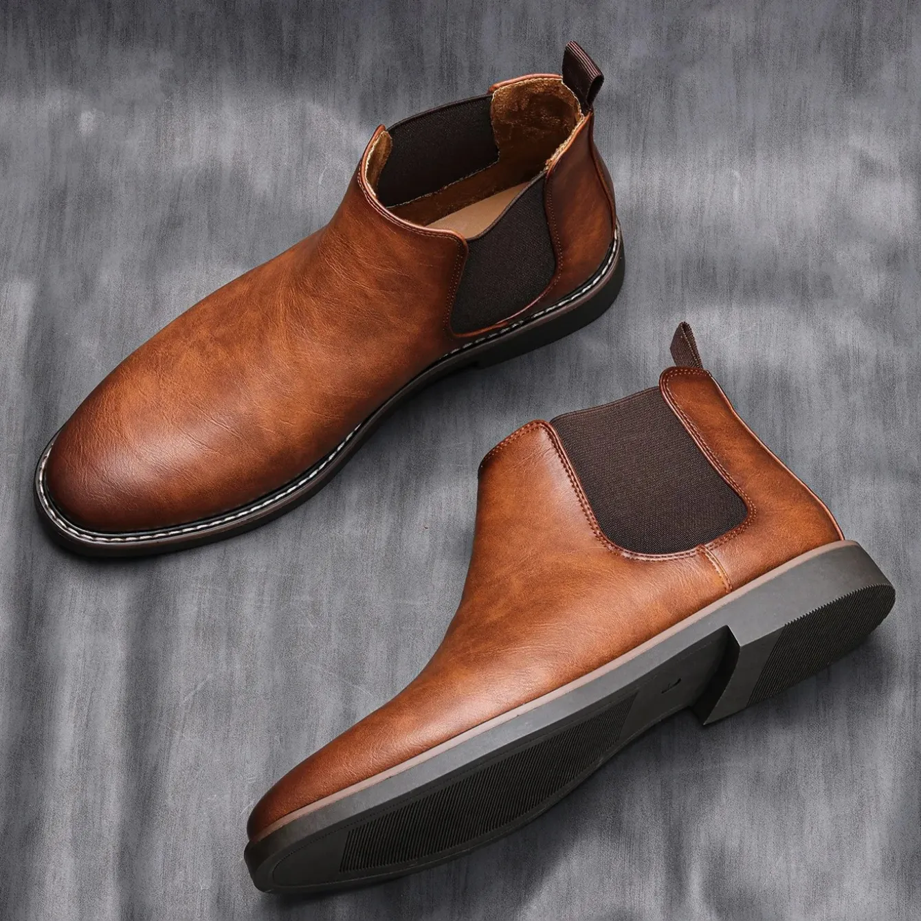 Elegant men's boots with comfortable insole