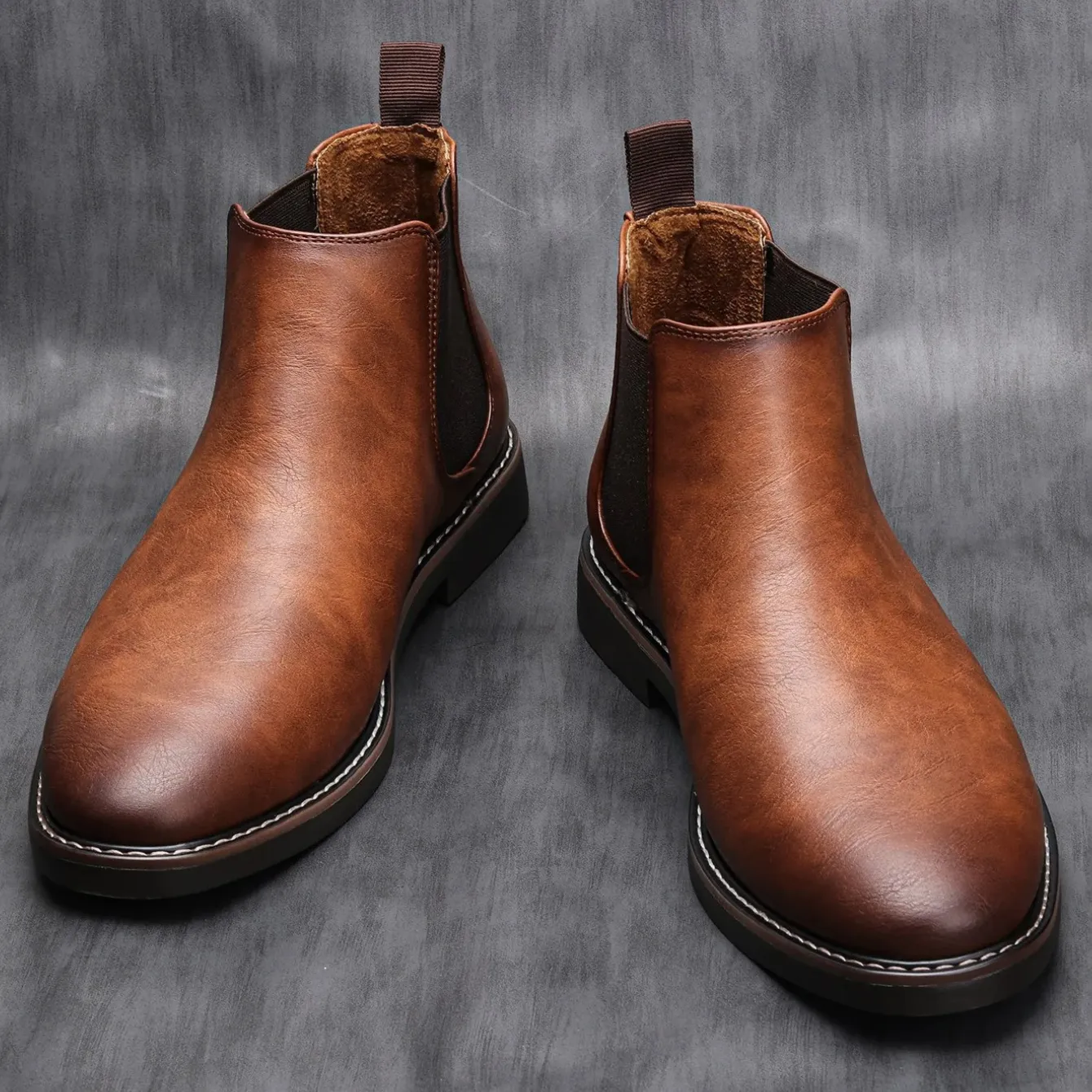 Elegant men's boots with comfortable insole