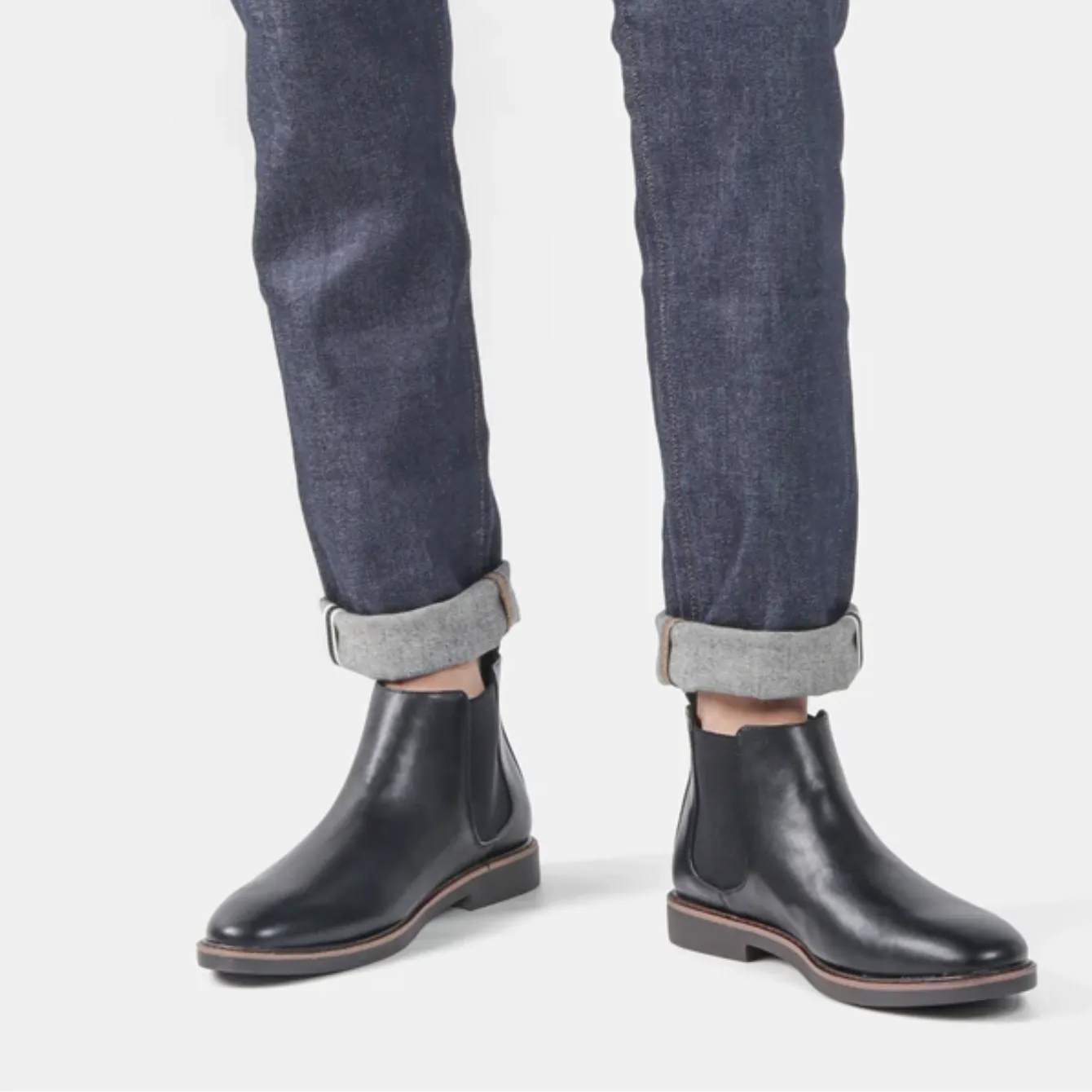 Elegant men's boots with comfortable insole