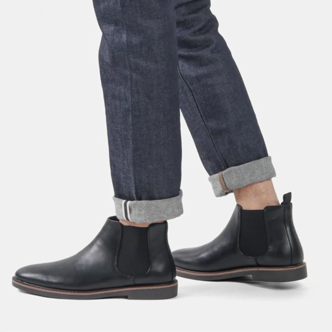 Elegant men's boots with comfortable insole