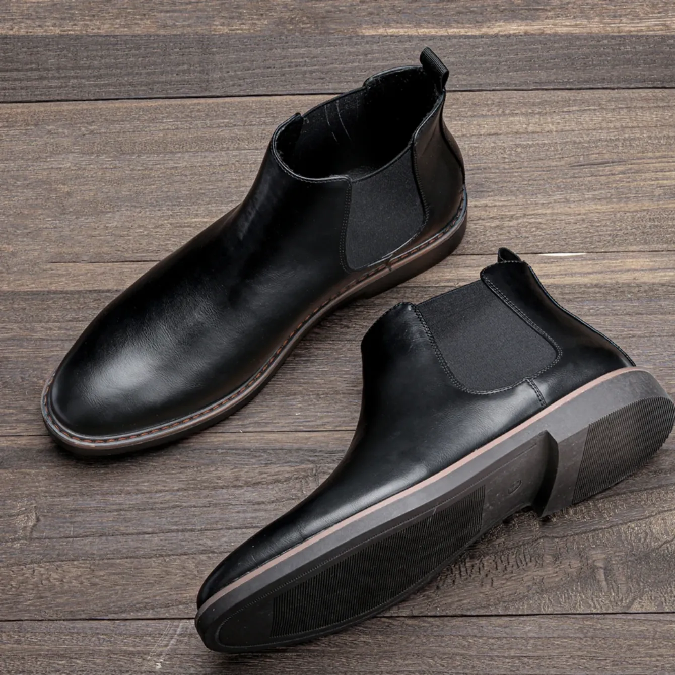 Elegant men's boots with comfortable insole