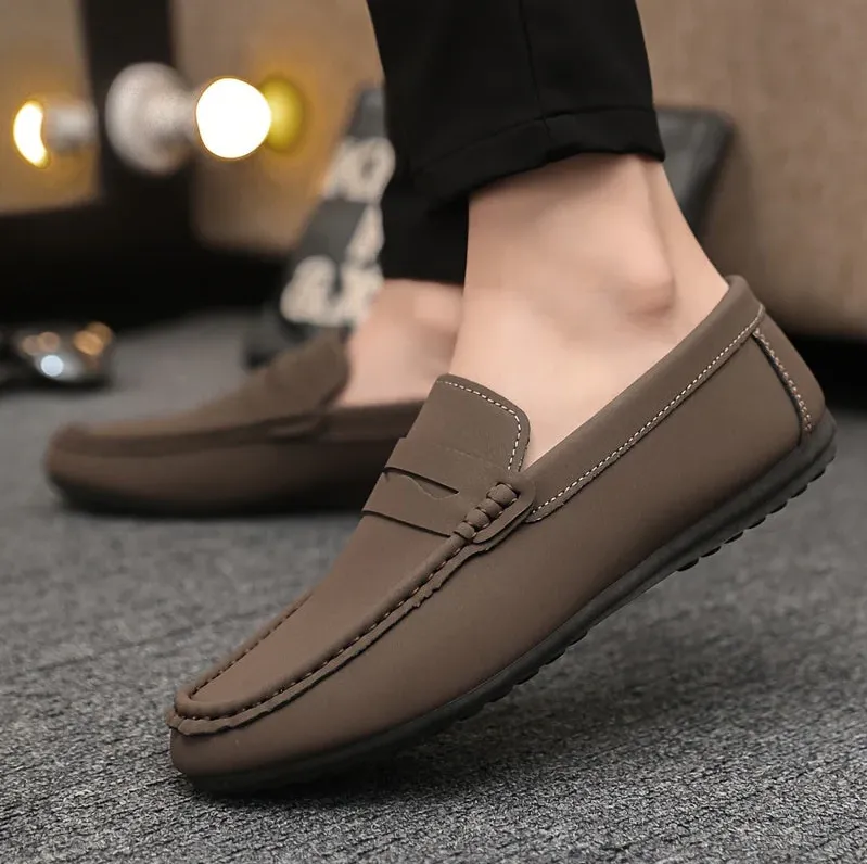 Elegant men's loafers in various colours