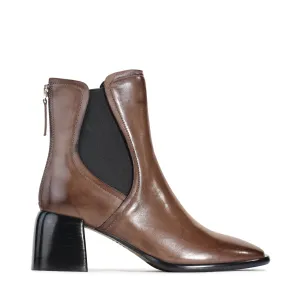 Eos Charlie Nocciola Chelsea Boot