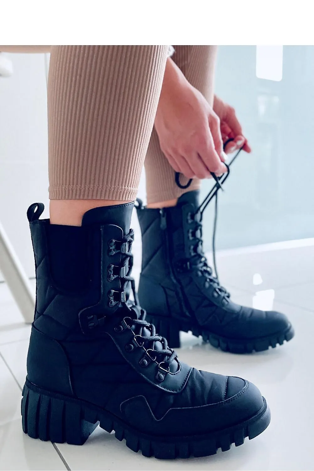Heel boots