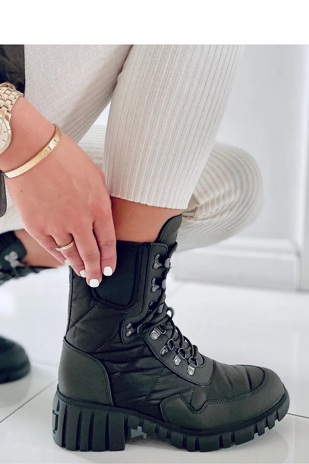 Heel boots