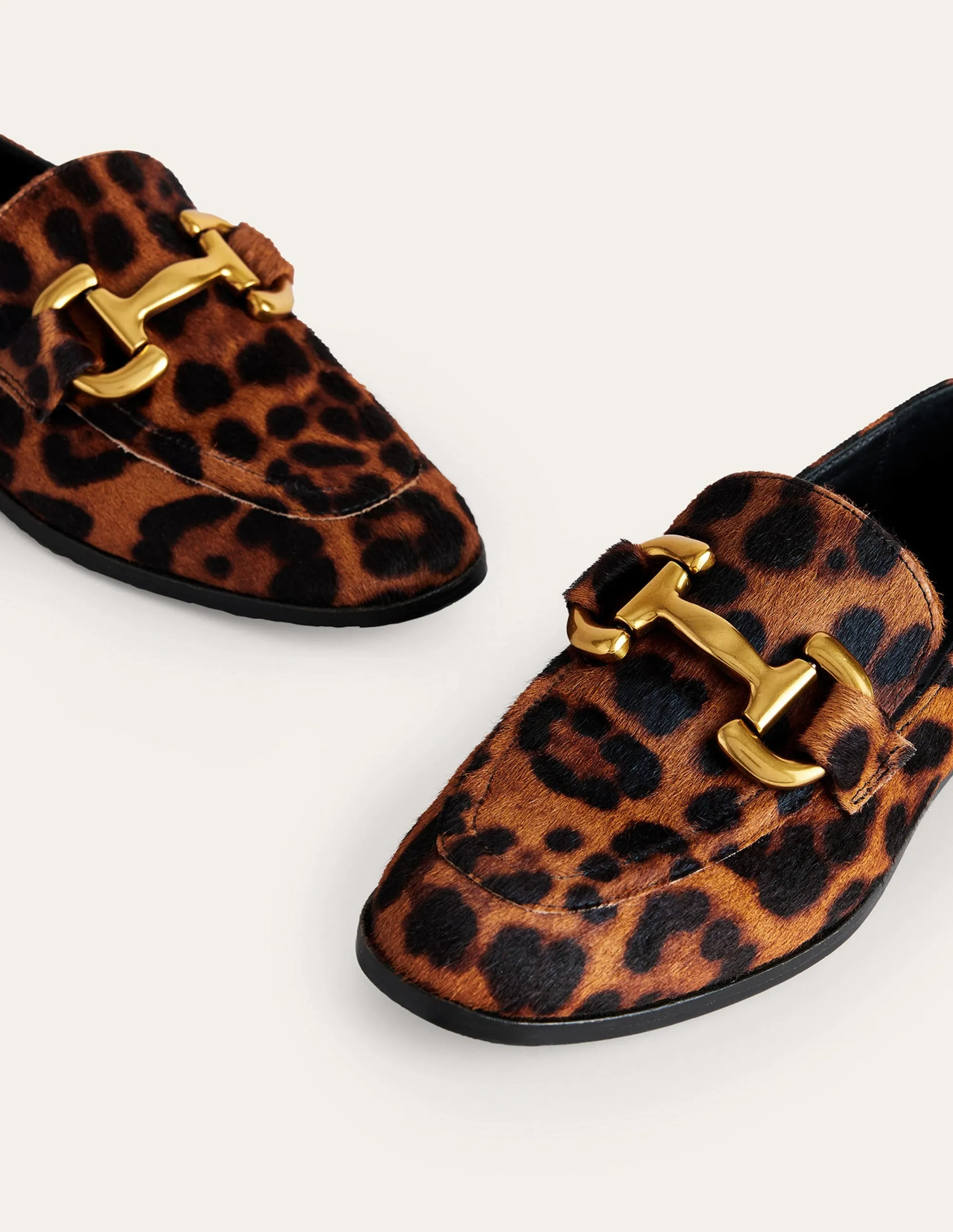 Iris Loafer mit Trensendetail-Leopardenmuster Ponyhaar