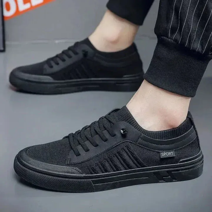 Lightweight casual trainers for men