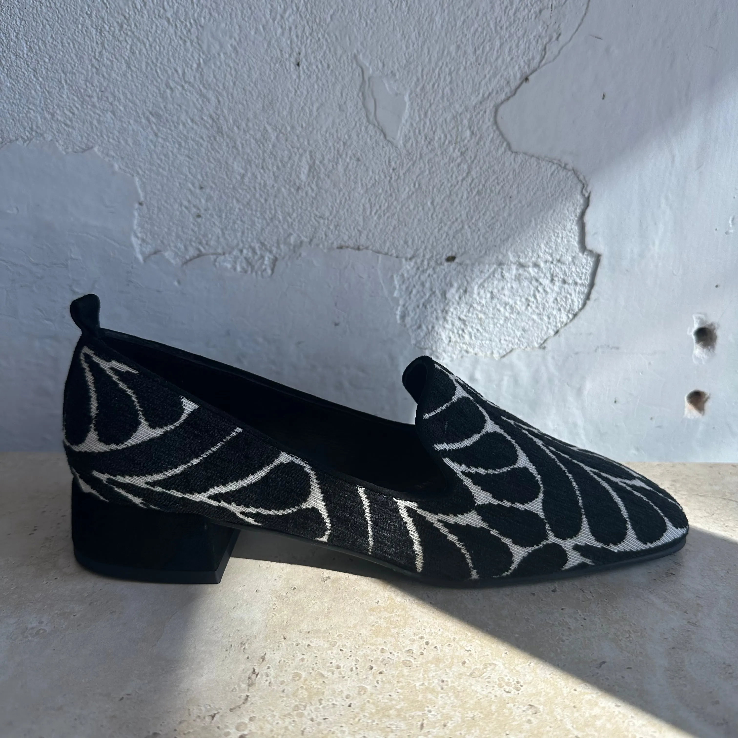 Lodi Baisi Black/ White