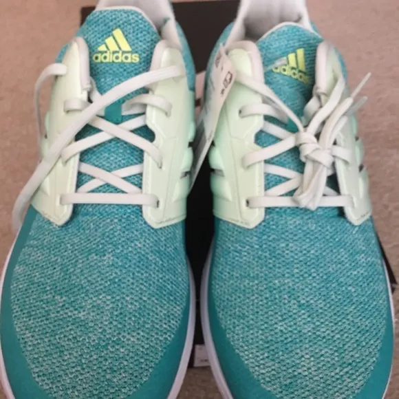 New in box Adidas size 6 kids