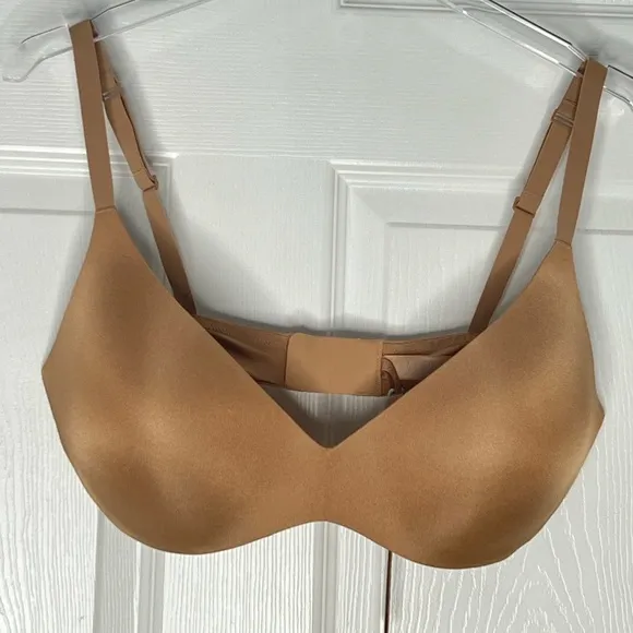NWT Skims WIRELESS FORM T-SHIRT DEMI BRASz 38DD