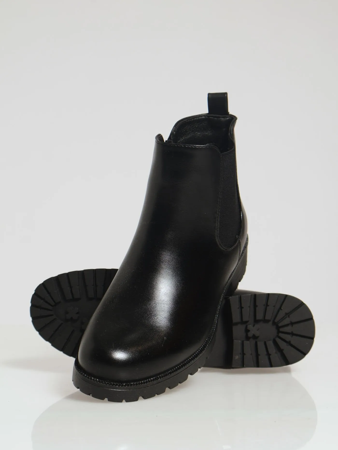 Soft Samcha Chelsea Boot - Black