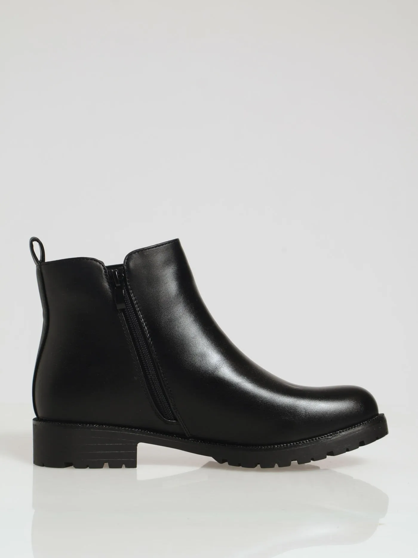 Soft Samcha Chelsea Boot - Black