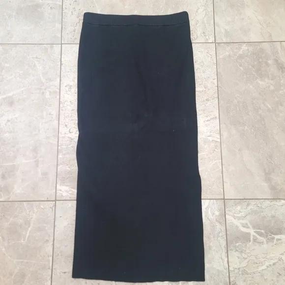 Theory Maxi Knit Skirt in Stretch Viscose Knit Black Pull On Sleek Slimming